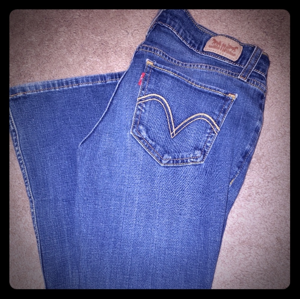 Levis